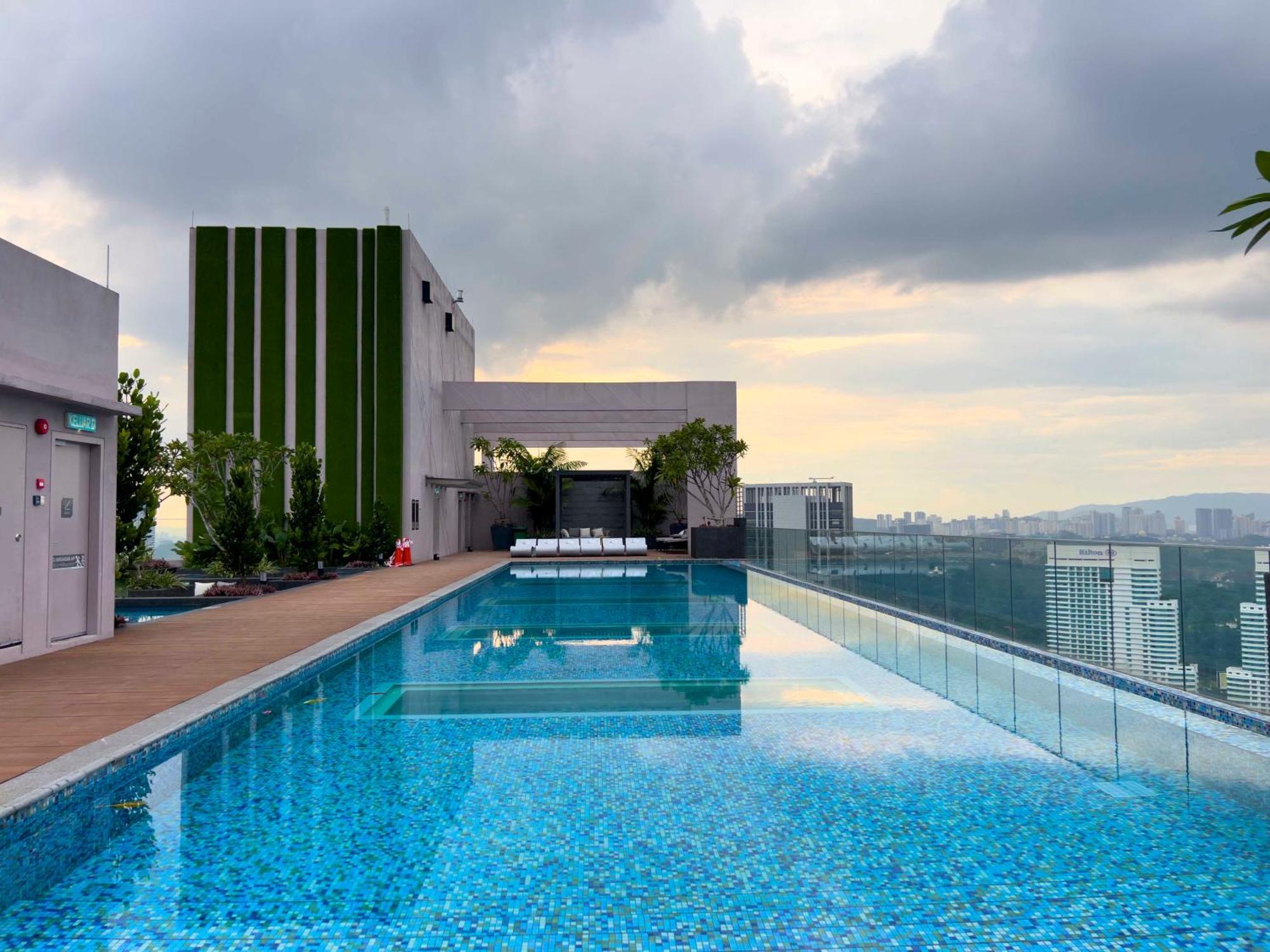 Sky Pool Suites Kl Sentral - Riveria City Kuala Lumpur Buitenkant foto