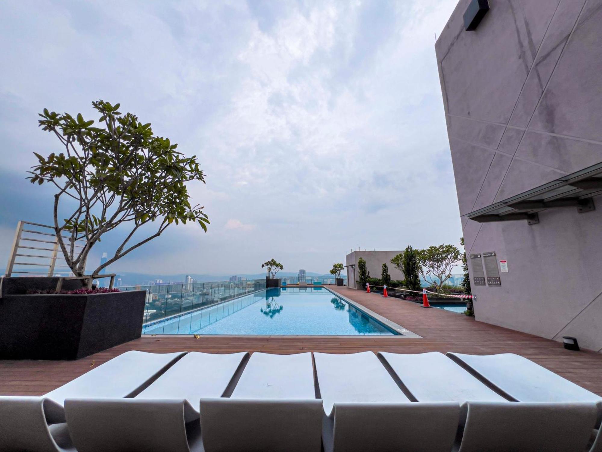 Sky Pool Suites Kl Sentral - Riveria City Kuala Lumpur Buitenkant foto